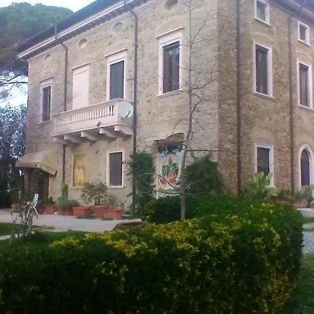 Palazzo Giuli Rosselmini 公寓