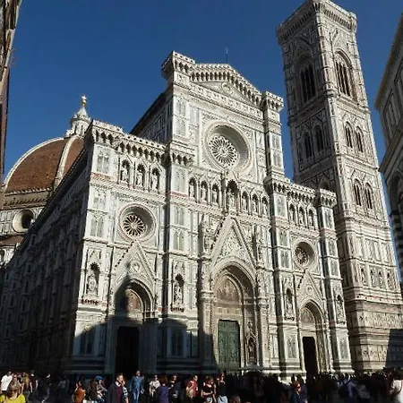 Palazzo Giuli Rosselmini 公寓